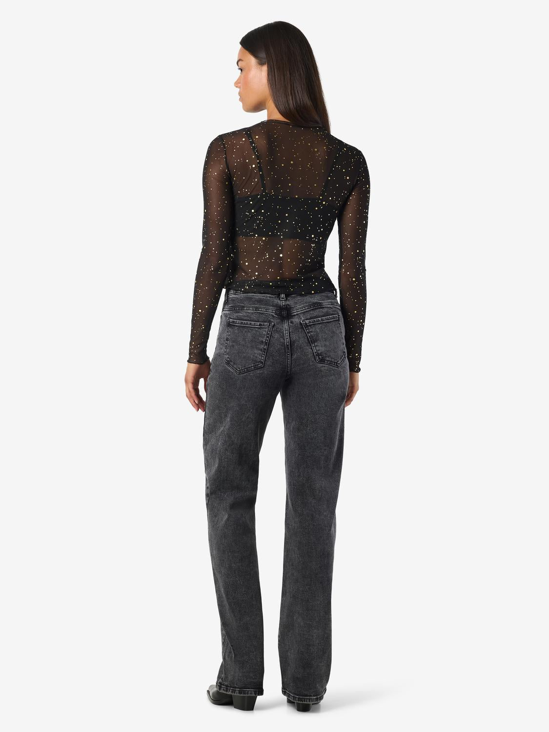 model_shot-front_full